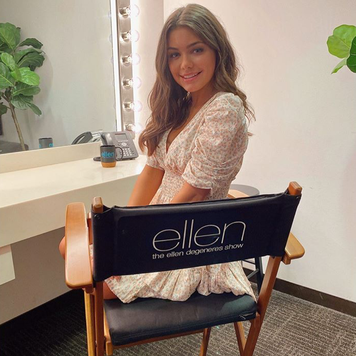 Hannah Ann Sluss’ Floral Puff Sleeve Dress on Ellen