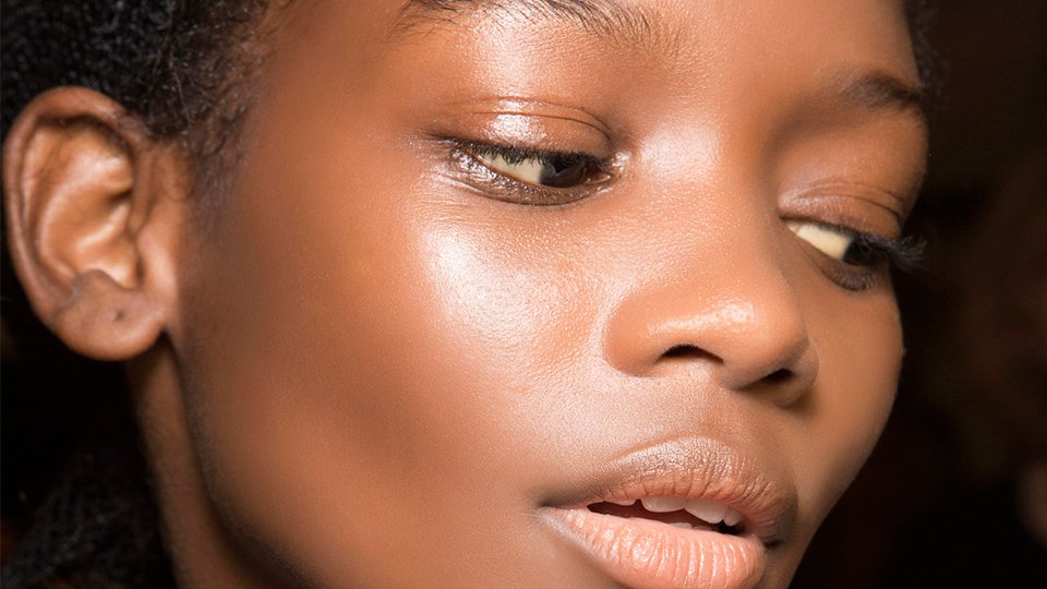 3 Reasons Your Face Oil Isn’t Giving You Glowy, Hydrated Skin