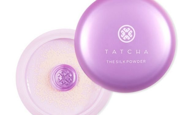 I Finally Found A Setting Powder That Doesn’t Make My Face Look A Cakey Mess