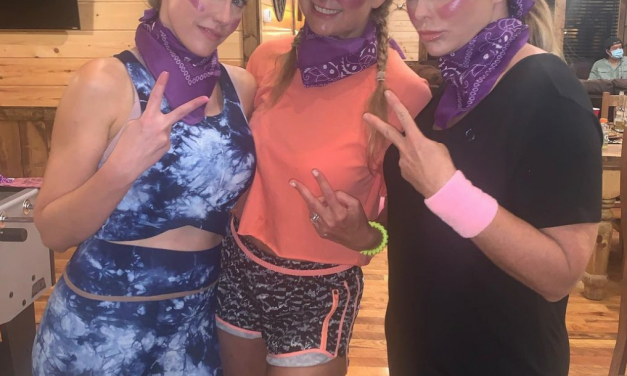 Stephanie Hollman’s Blue Tie Dye Workout Outfit