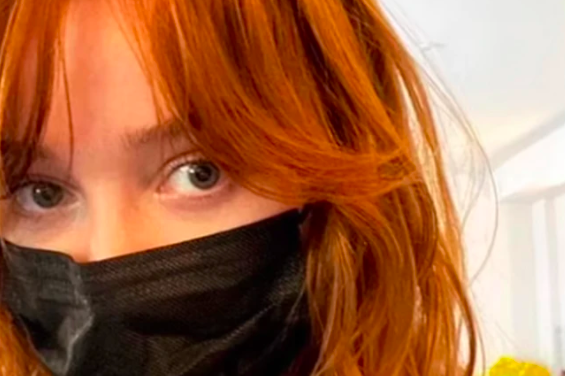 Phoebe Dynevor Just Totally Changed Up Her ‘Bridgerton’ Hair Color & Cut