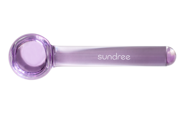 Sarah Jessica Parker Keeps This De-Puffing Facial Tool In Her ‘And Just Like That…’ Dressing Room