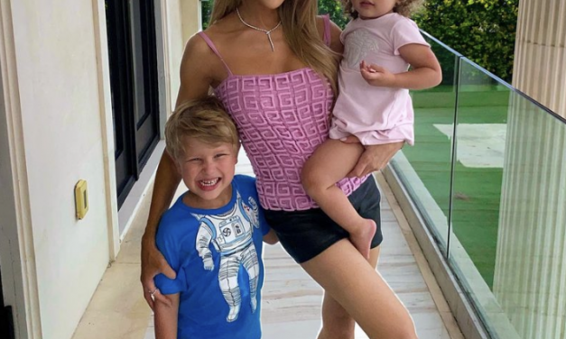 Lisa Hochstein’s Pink G Logo Tank