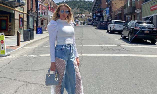 Whitney Rose’s White Puff Sleeve Top