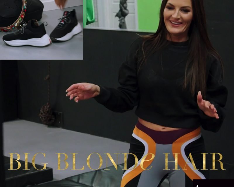 Lisa Barlow’s Black Mesh Sweatshirt