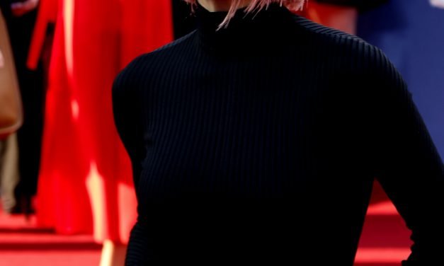 Joey King Looks So Badass With a Short Pink Bob