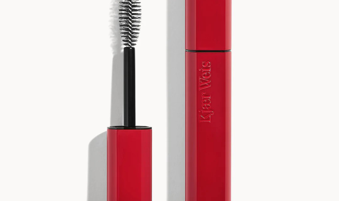 This Mascara Is So Volumizing That Shoppers Say You ‘Won’t Need Fake Lashes At All’