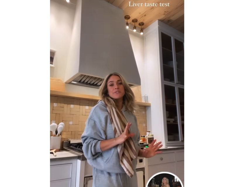 Kristin Cavallari’s Grey Sweatsuit