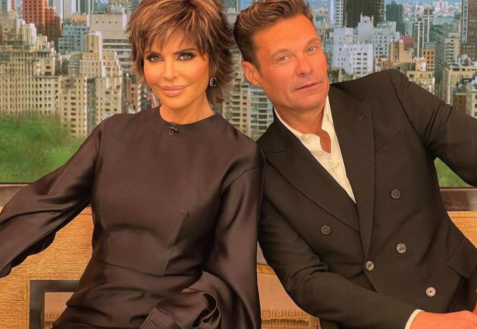 Lisa Rinna’s Black Puff Sleeve Dress