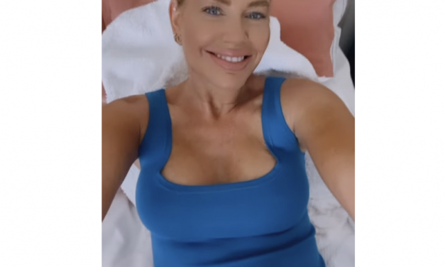 Caroline Stanbury’s Blue Knit Dress