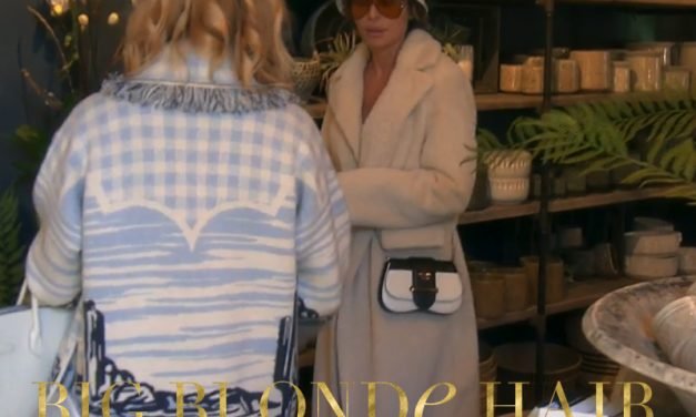 Lisa Rinna’s Black and White Crossbody Bag