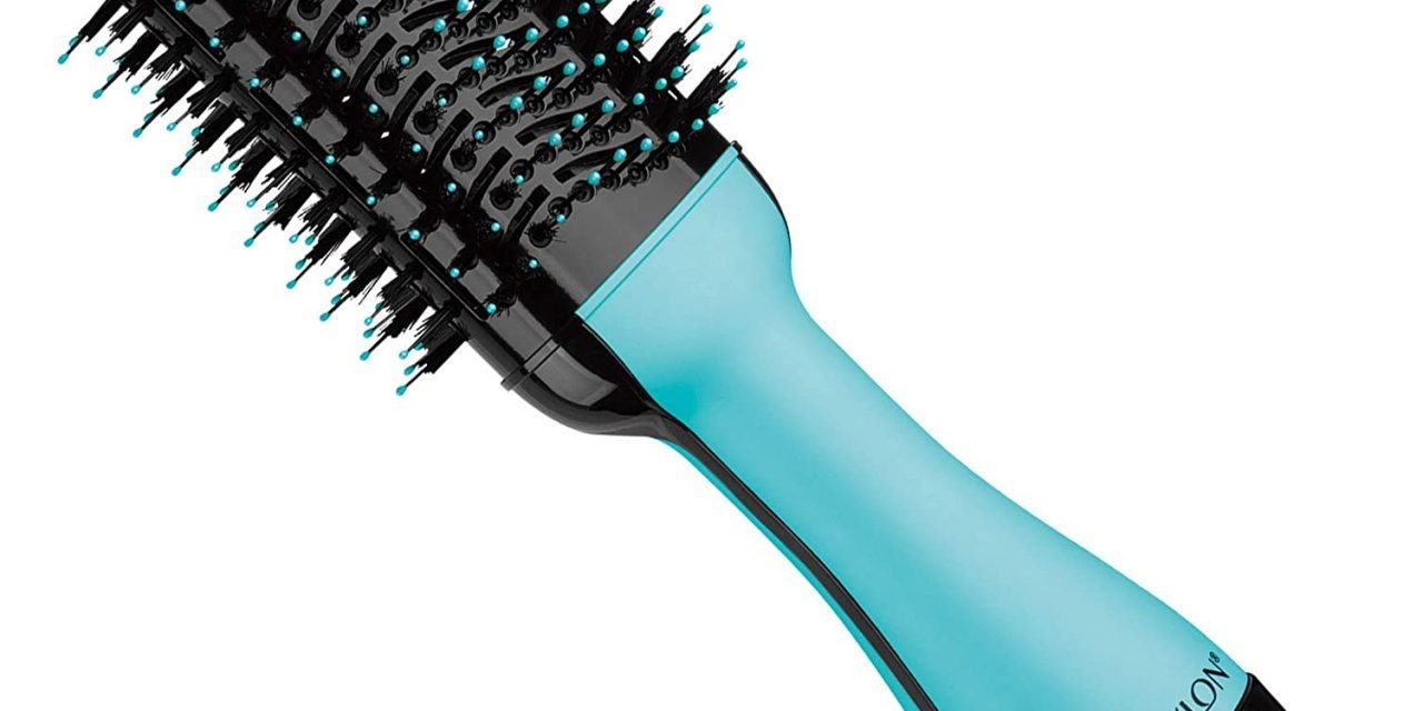 It’s the Last Day This Popular Blow Dry Brush With Over 334,000 Five-Stars Is on Sale for 46% Off