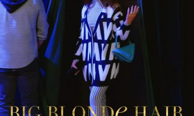 Lisa Barlow’s Blue Triangle Bag