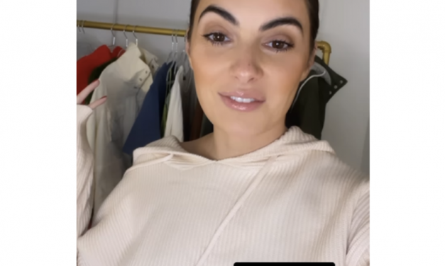 Paige DeSorbo’s Beige Ribbed Hoodie Dress