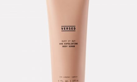 Versed’s New Exfoliating Body Scrub Banishes Breakouts, KP & Uneven Texture for an All-Over Glow