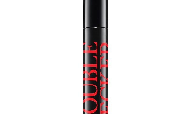 Reviewers Say This Clump-Free Mascara Is the Only One That Holds a Lasting Curl on Their ‘Stick-Straight Lashes’