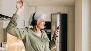 5 Music Apps for Women Over 60