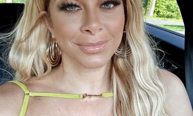 Robyn Dixon and Lisa Hochstein’s Green Off The Shoulder Dress