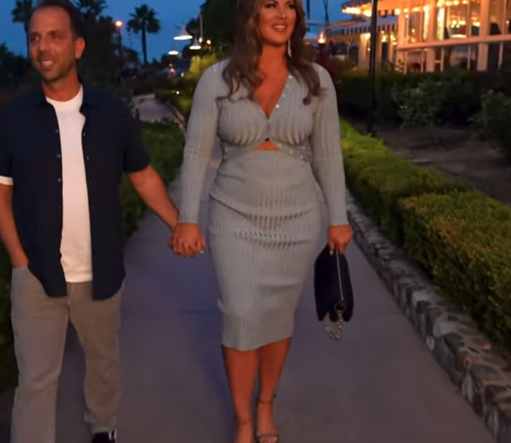 Emily Simpson’s Blue Cutout Cardigan Dress