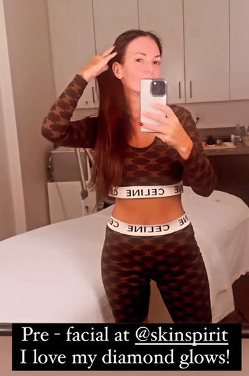 Lisa Barlow’s Brown Logo Crop Top