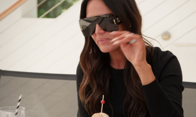 Lisa Barlow’s Black Oversized Sunglasses