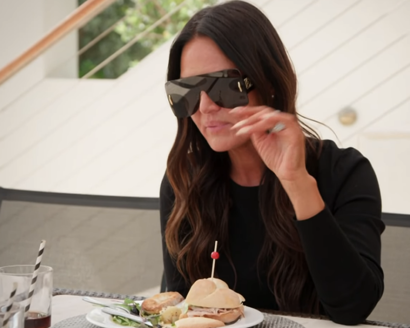 Lisa Barlow’s Black Oversized Sunglasses