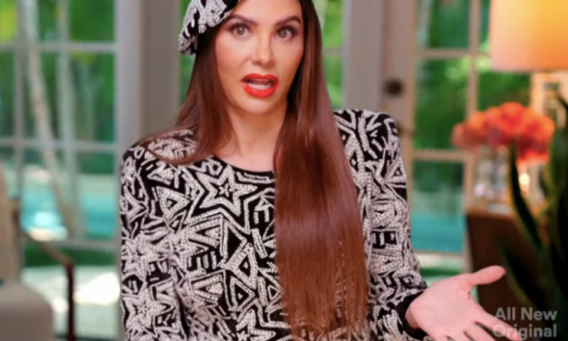 Adriana De Moura’s Black and White Star Print Confessional Look